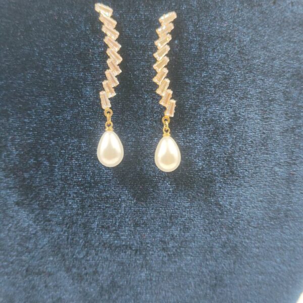 Elegant Vintage Zircon Pearl Earrings