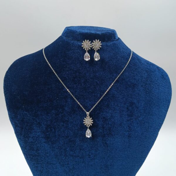 Radiant Sunburst Pearl Drop Set